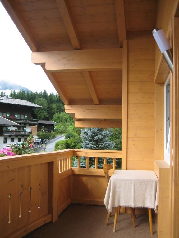 Haus Barbara Breuer Lägenhet Neukirchen am Großvenediger Rum bild